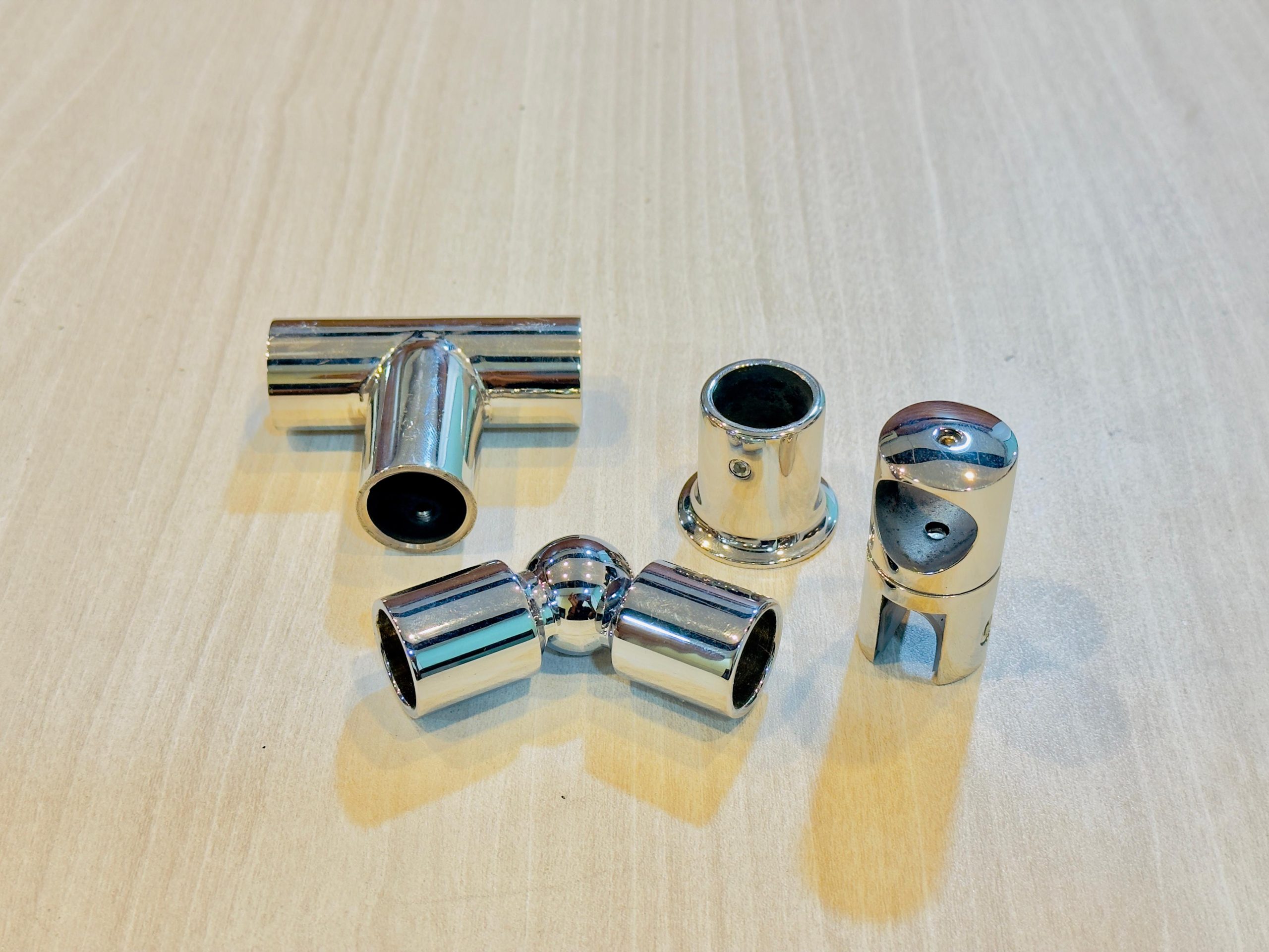 Cubical bar connectors